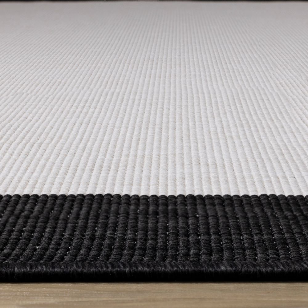 Summer Breeze 5'3" x 7'7" Reversible Outdoor Rug - Cream, Black Border