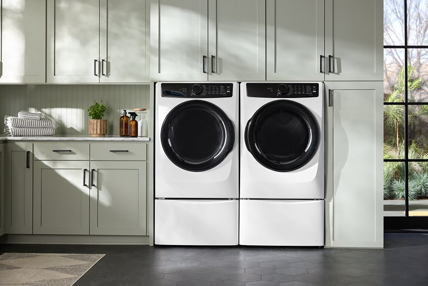 Electrolux White Front Load Perfect Steam™ Gas Dryer (8 Cu. Ft.) - ELFG7738AW