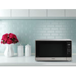 Panasonic Fingerprint Stainless Steel Countertop Microwave with Genius Sensor (2.2 Cu.Ft.) - NNSE995SC